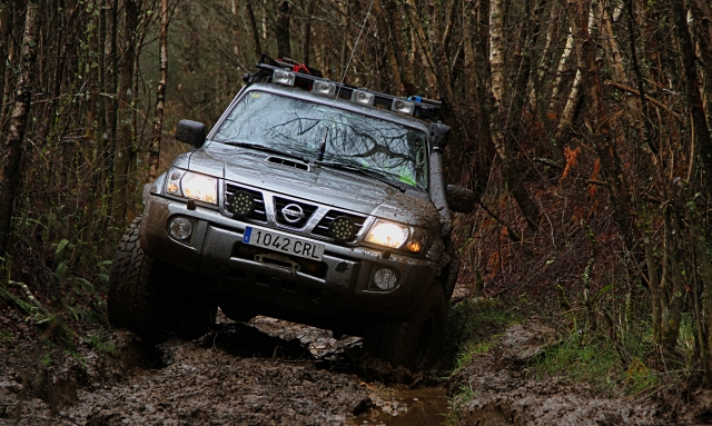 Por el camino embarrado en 4x4